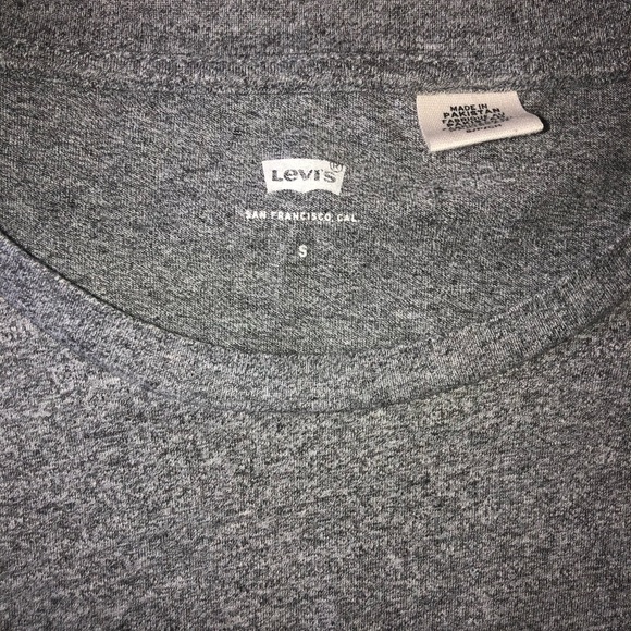 2 Levi’s T-Shirts - Picture 6 of 6